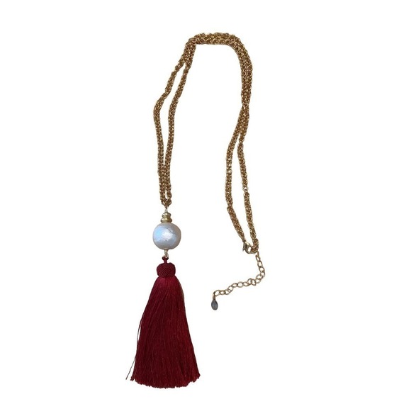 MOLLYBEADS LARGE FAUX PEARL AND RED TASSEL GOLD CHAIN STATEMENT NECKLACE NWOT - Picture 1 of 5